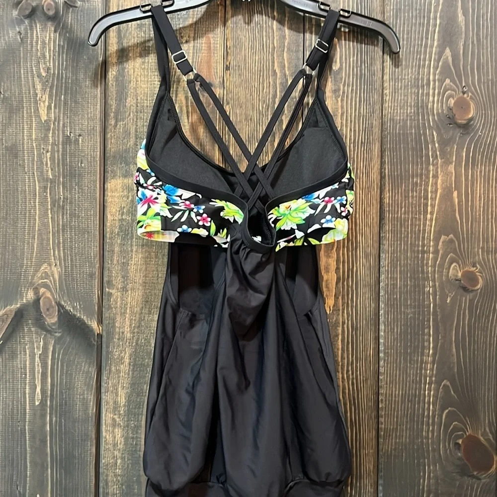 2 Piece Tankini Swim Suit M Black Floral Tropical Tummy Cover 2pc. Full Coverage